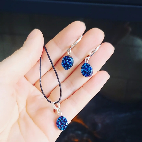 Royal Blue Hematite pendant - Picture 3 of 3